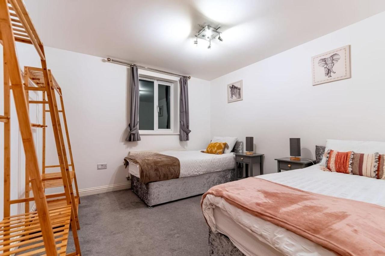 80 Clayburn By Incredible Stay Peterborough Exteriör bild